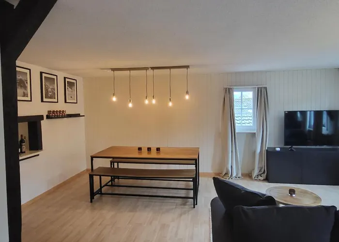 Stylish Apartment In The Heart Of Zug By Airhome